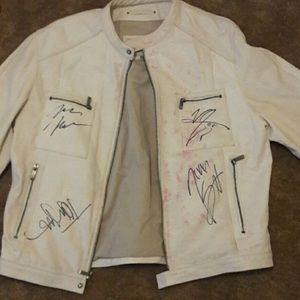 All 4 members of Motley Crue signed leather jacket